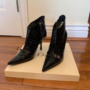 Size 8B Christian Dior patent leather ankle boots